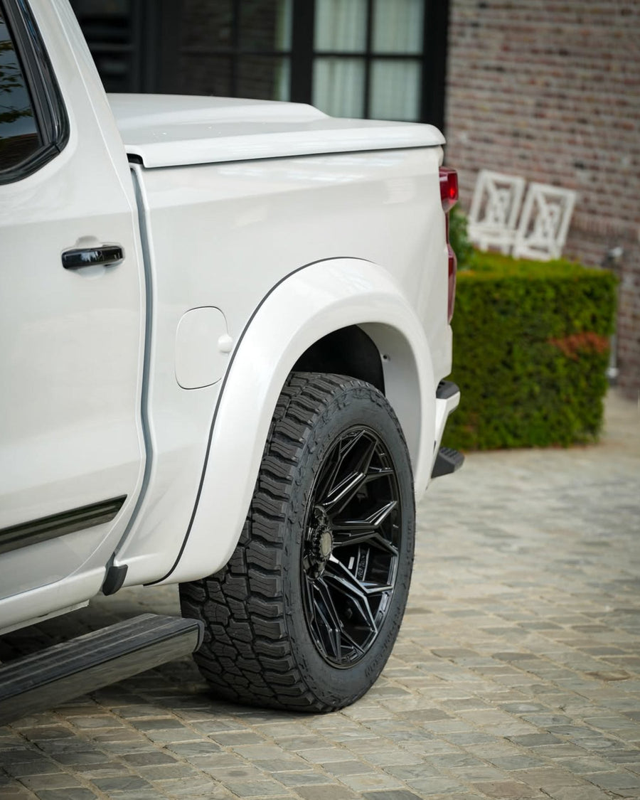 Chevrolet Silverado 4PLAY Wheels Rims 4P83 22x10 Millbrooks Nl