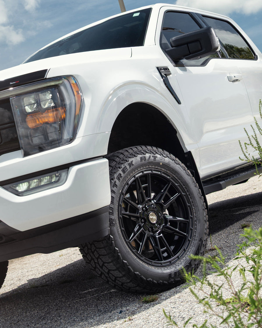 Ford F150 4PLAY Wheels S20 20x9 275x60x20 Falken Tires 2 Inch Leveled Suspension