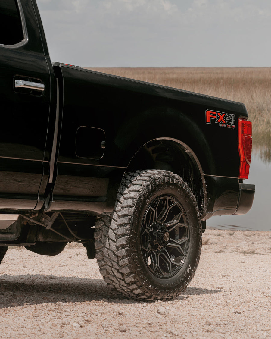 Ford F250 4PLAY Wheels 4P83 20x9-0 35x12.5x20 Mastercraft Tires 3.5 Inch Lift