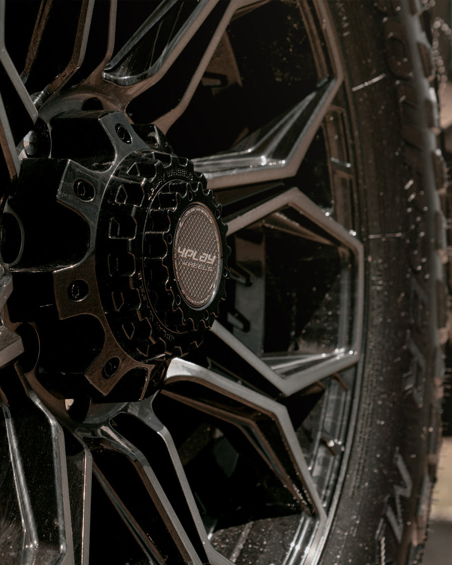 Ford F250 4PLAY Wheels 4P83 20x9-0 35x12.5x20 Mastercraft Tires 3.5 Inch Lift