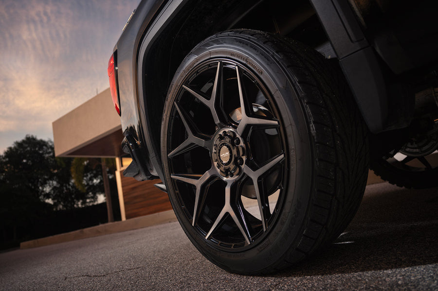GMC Sierra 1500 4PLAY Wheels 4P06 24x10 285x40x24 Tire