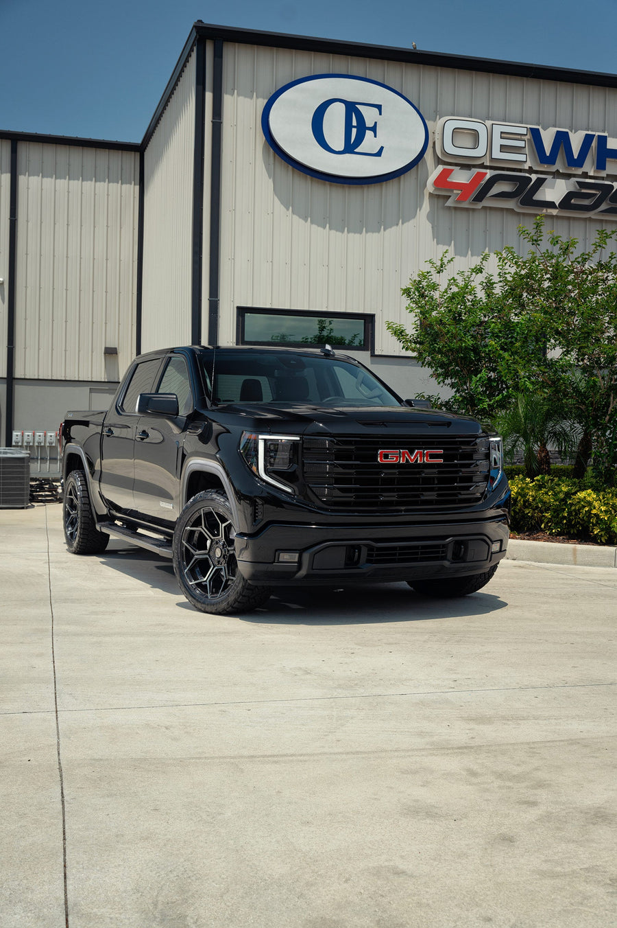 GMC Sierra 1500 4PLAY Wheels 4PS26 22x10 33x12.5x22 Tire