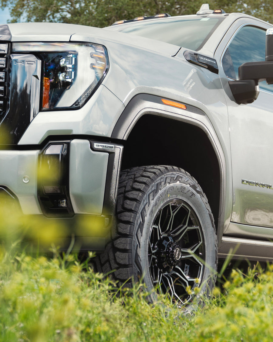 GMC Sierra Denali 3500 HD 4PLAY Wheels 4P83 20x9 0 et 295x65x20 Toyo Tires