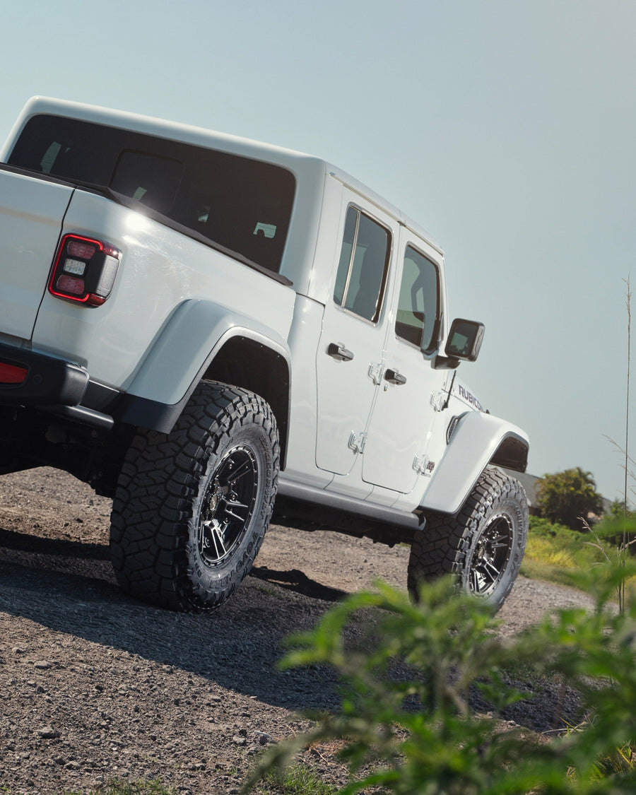 Jeep Gladiator 4PLAY Wheels 4PS01 Rims 17×9 35×12.5×17 Tires Stock Suspension