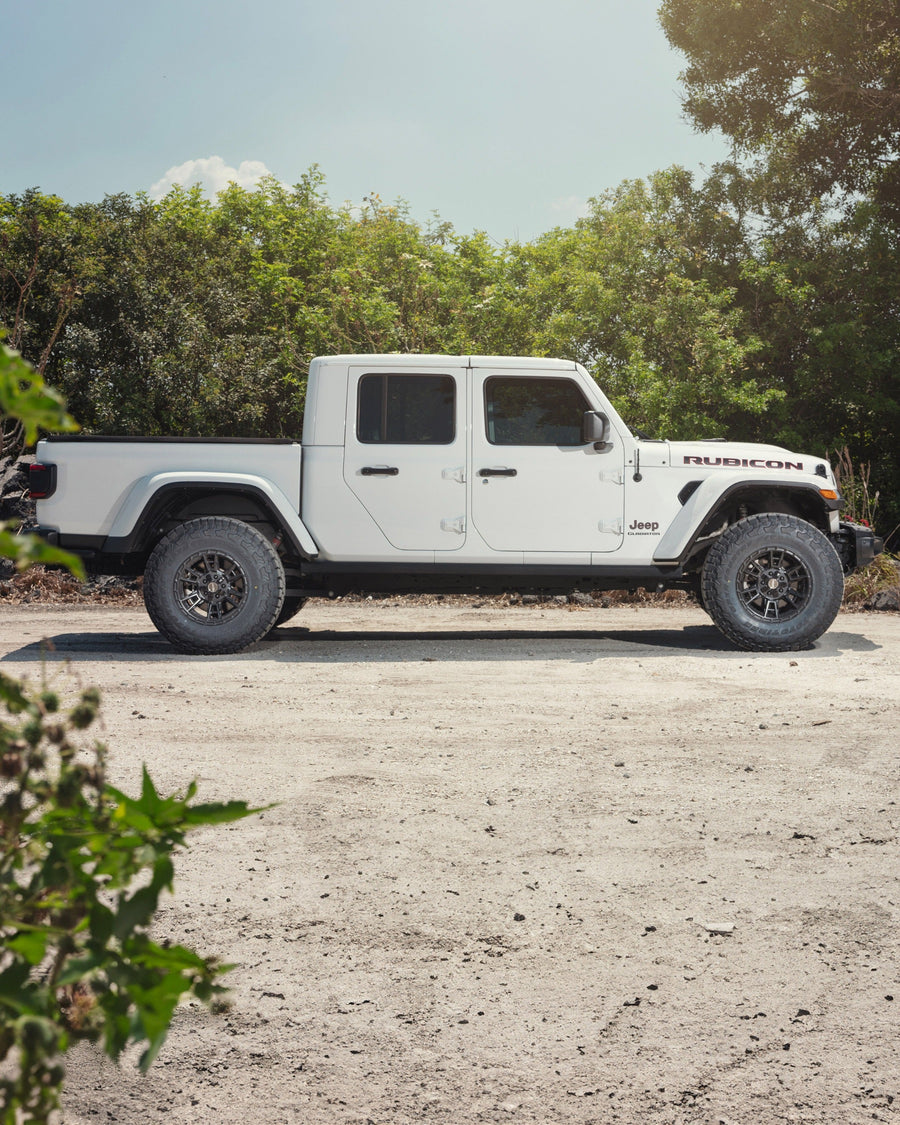 Jeep Gladiator 4PLAY Wheels 4PS20 Rims 17×9 35×12.5×17 Tires Stock Suspension
