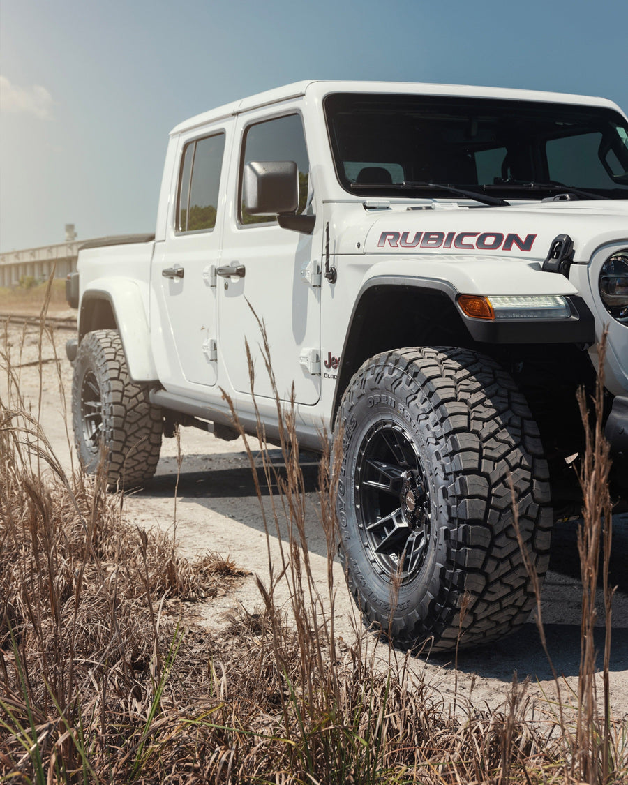 Jeep Gladiator 4PLAY Wheels 4PS20 Rims 17×9 35×12.5×17 Tires Stock Suspension