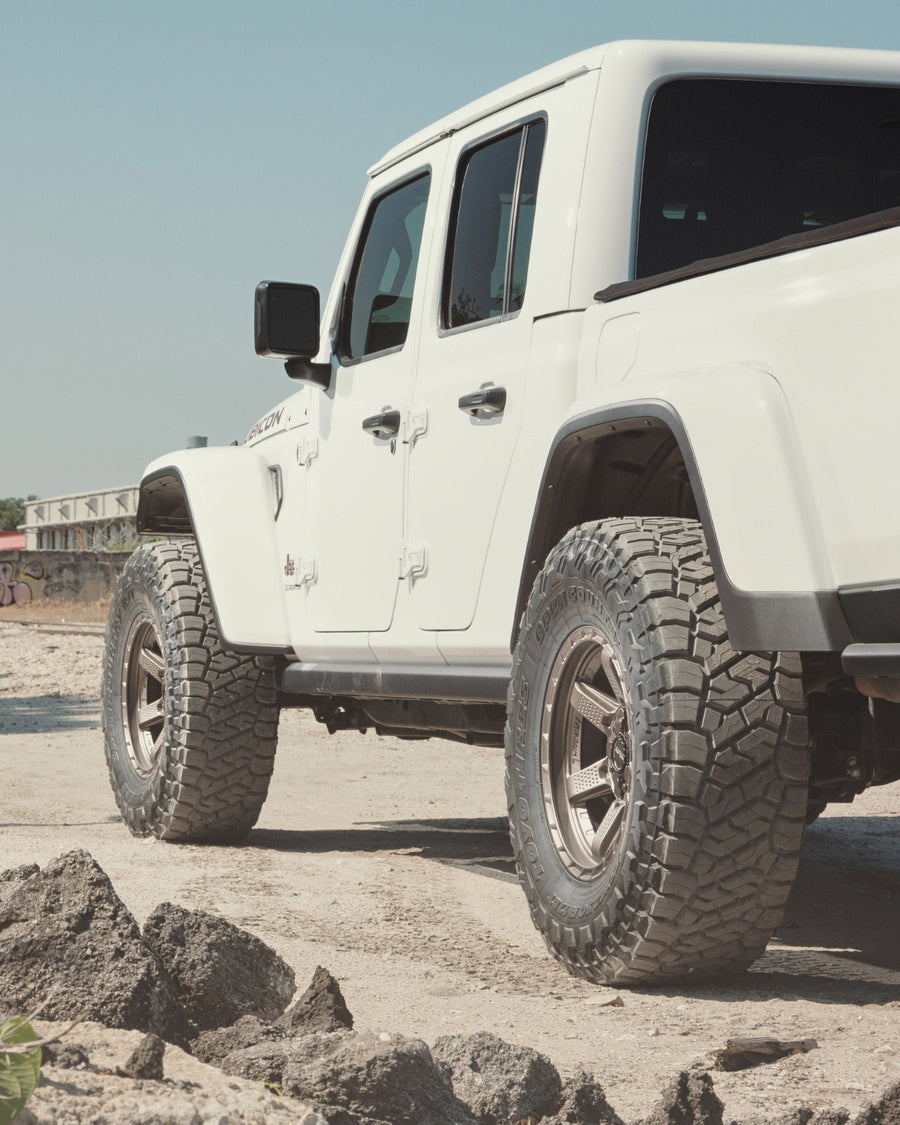 Jeep Gladiator 4PLAY Wheels 4PS63 Rims 17×9 35×12.5×17 Tires Stock Suspension
