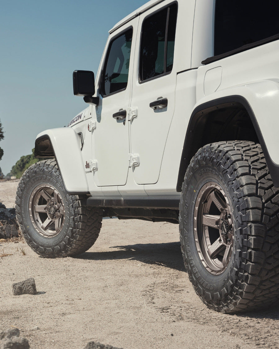 Jeep Gladiator 4PLAY Wheels 4PS63 Rims 17×9 35×12.5×17 Tires Stock Suspension