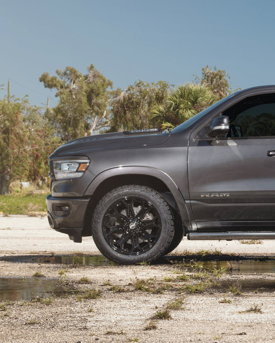 Ram 1500 4PLAY Wheels 4P83 Black 22x10 Toyo Tires 33x12.5x22 Stock Suspension