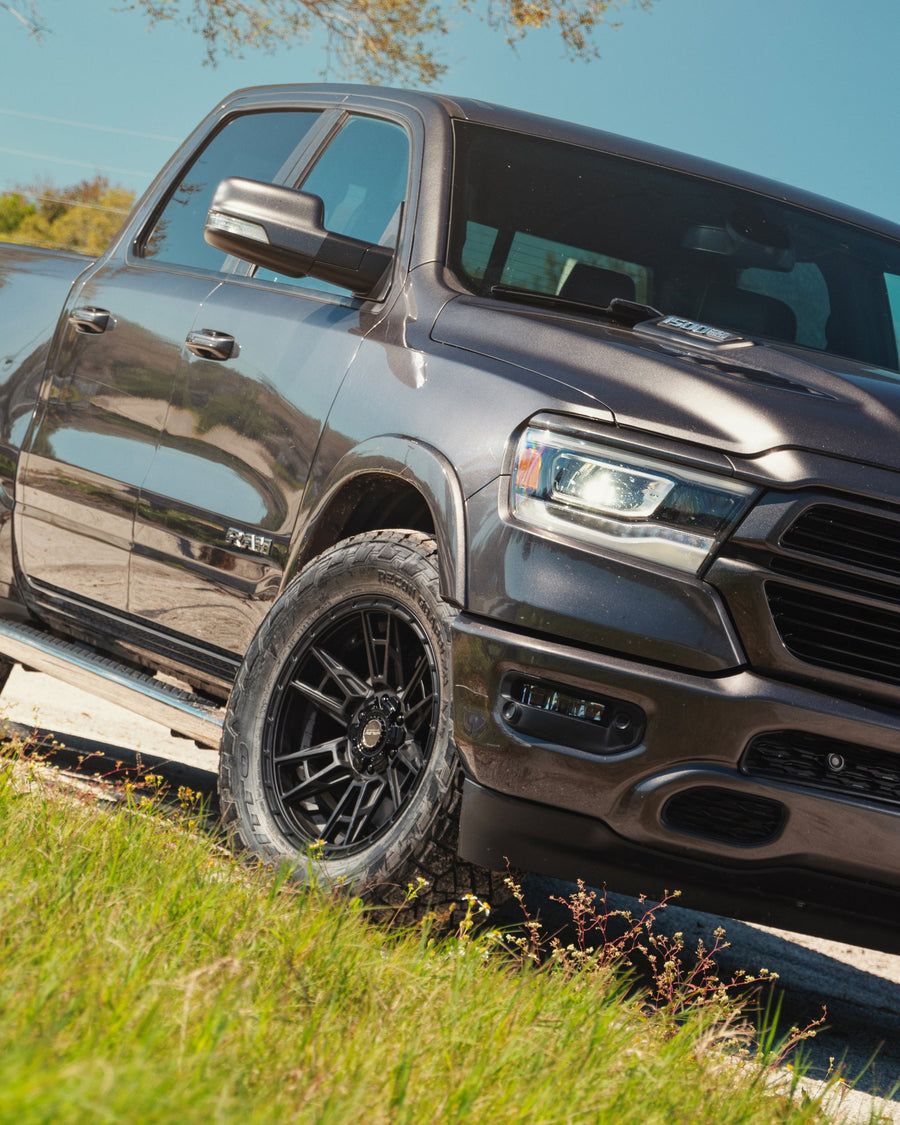 Ram 1500 4PLAY Wheels 4PS20 20x9 Nitto Tires 33x12.5x20 Stock Suspension
