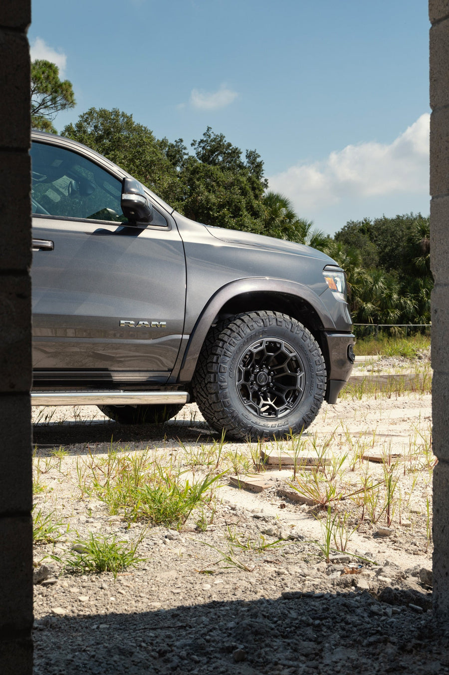 Ram 1500 DEFIANT Wheels DF03 18x9 33x12.5x18 Tire Stock Suspension