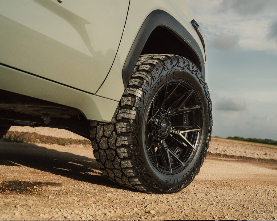 Toyota Tundra 4PLAY Wheels Rims 4P40 20x10 33x12.5x20 Falken Tire 2 Front Level