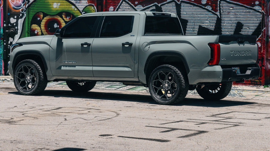 ’24 Toyota Tundra on our New S26 22x10 With a 33x12.5x22 Nitto Tire On Stock Suspension