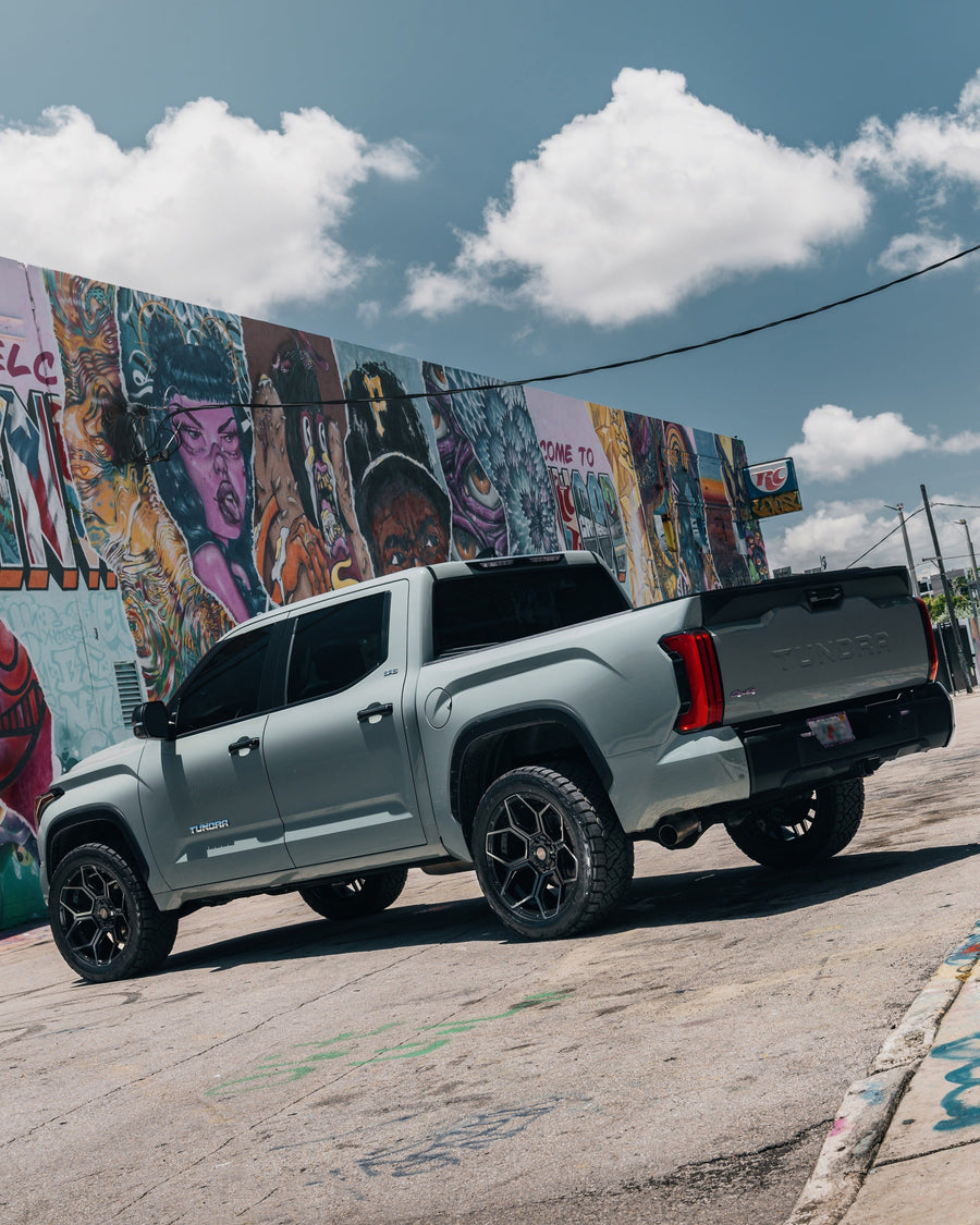 ’24 Toyota Tundra on our New S26 22x10 With a 33x12.5x22 Nitto Tire On Stock Suspension