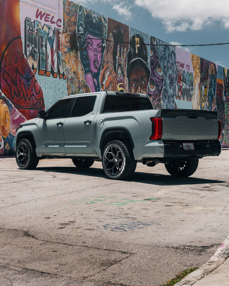 ’24 Toyota Tundra on our New S26 22x10 With a 33x12.5x22 Nitto Tire On Stock Suspension