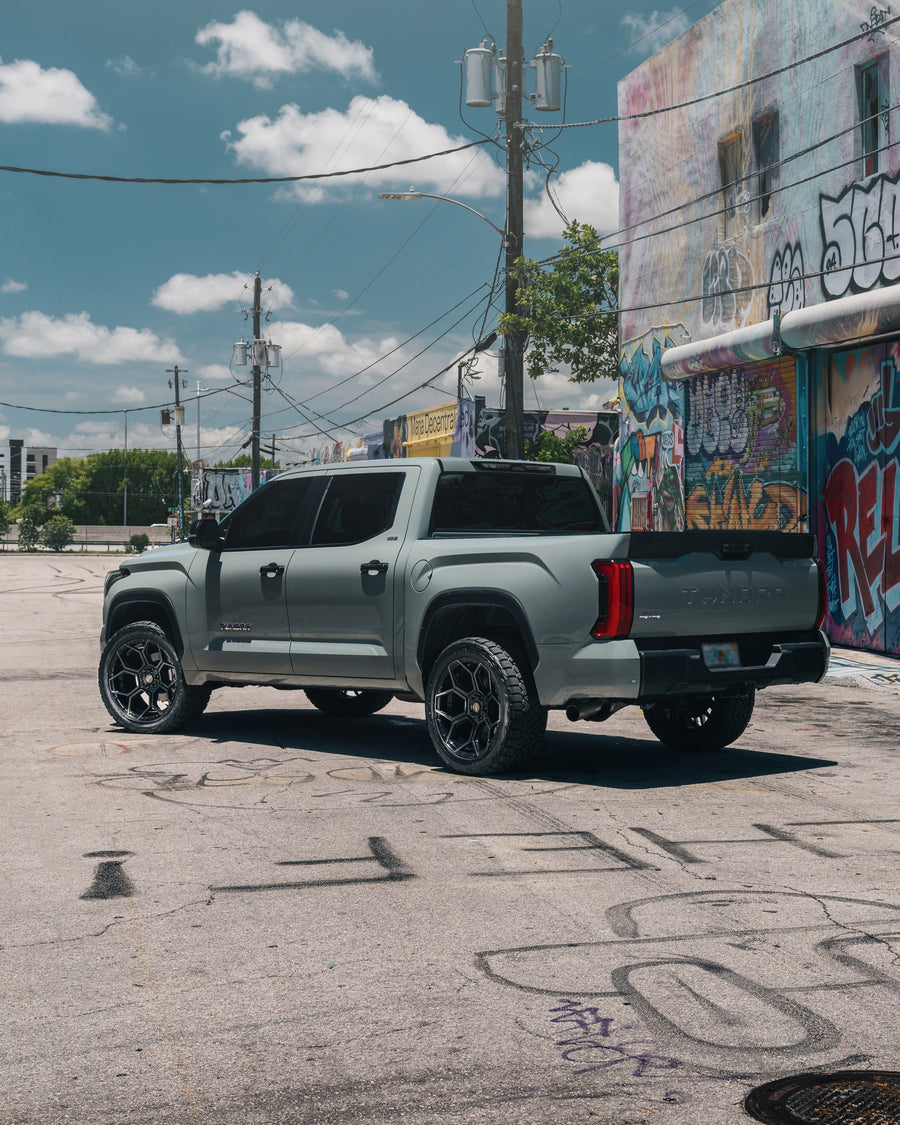 ’24 Toyota Tundra on our New S26 22x10 With a 33x12.5x22 Nitto Tire On Stock Suspension