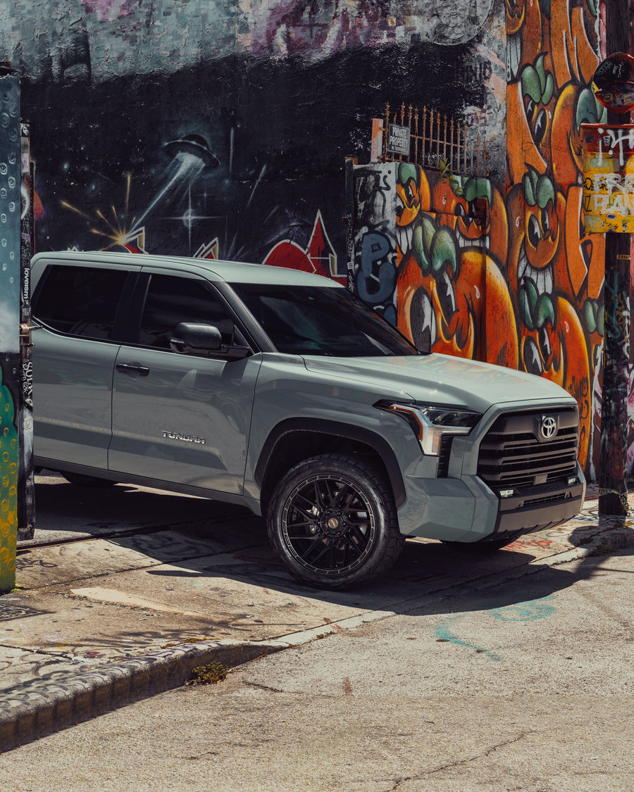 ’24 Toyota Tundra on our New S28 / 22x10 With a 33x12.5x22 Nitto Tire On Stock Suspension