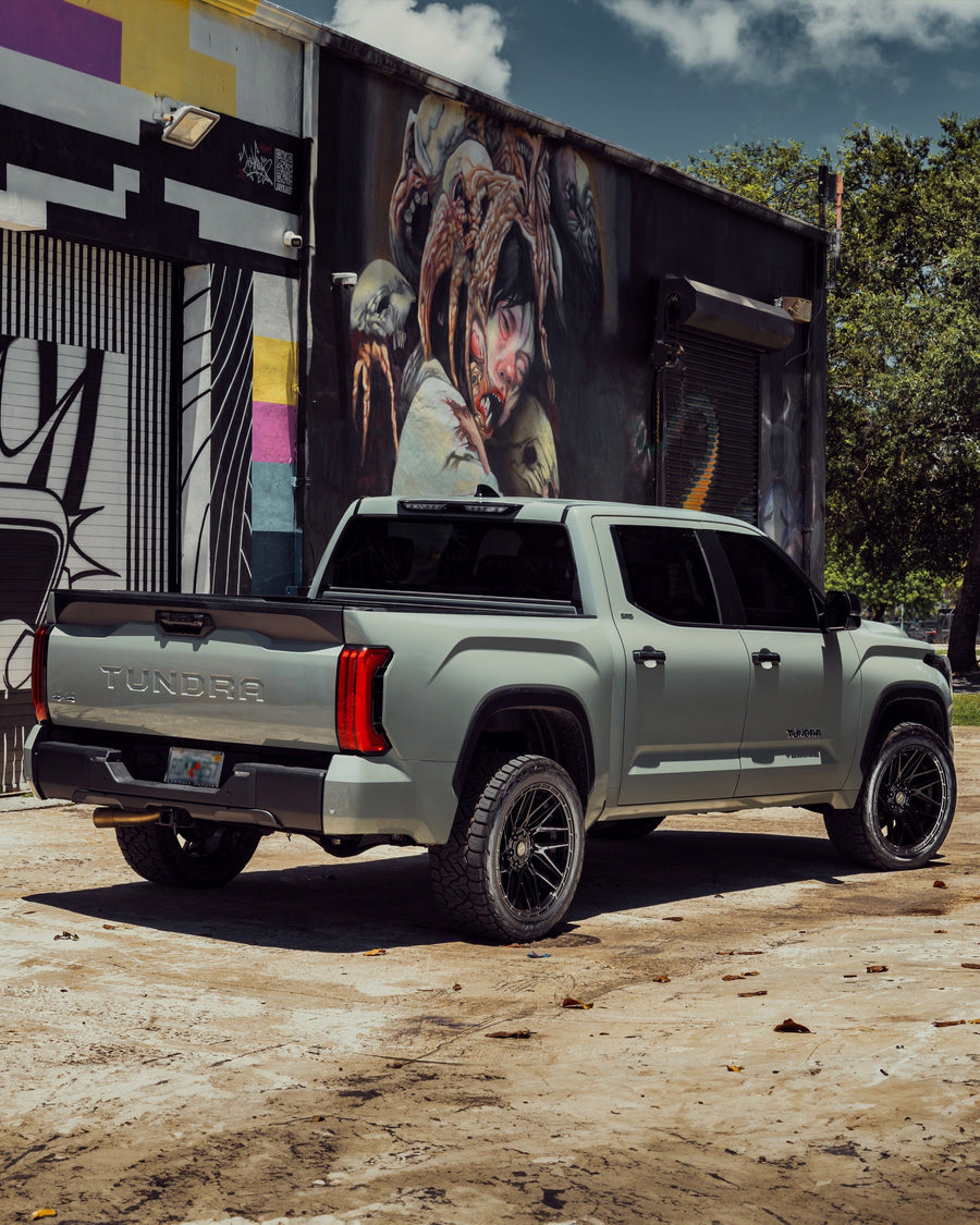 ’24 Toyota Tundra on our New S28 / 22x10 With a 33x12.5x22 Nitto Tire On Stock Suspension