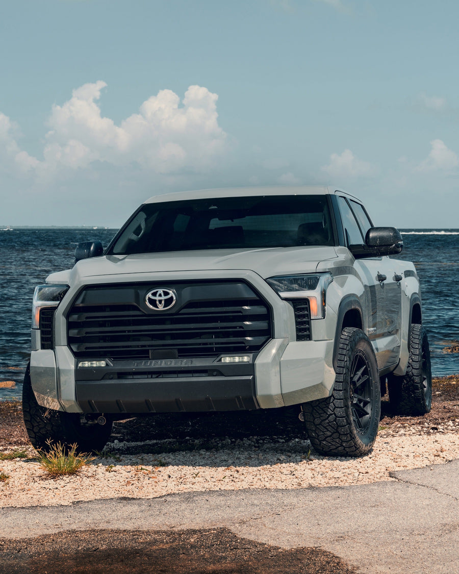 ’24 Toyota Tundra on our New S20 With a 33x12.5x20 Tire on Stock Suspension
