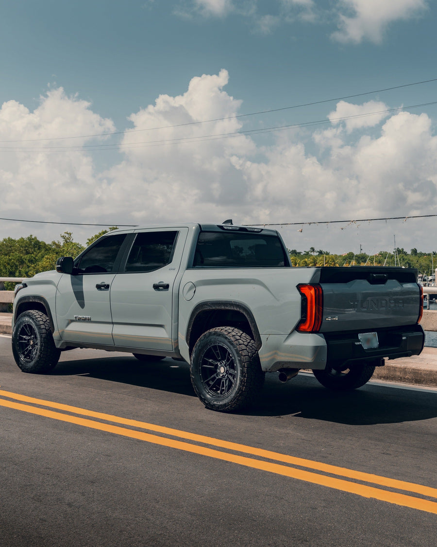 ’24 Toyota Tundra on our New S20 With a 33x12.5x20 Tire on Stock Suspension
