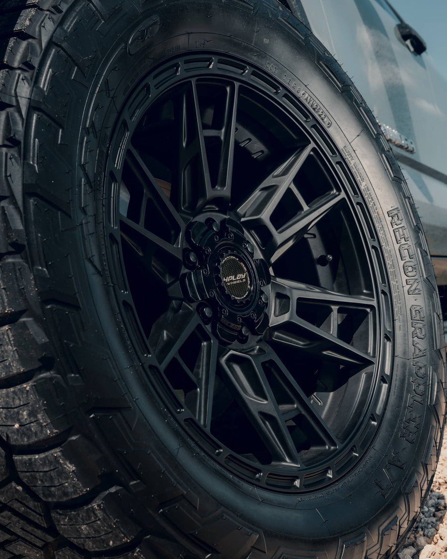 ’24 Toyota Tundra on our New S20 With a 33x12.5x20 Tire on Stock Suspension